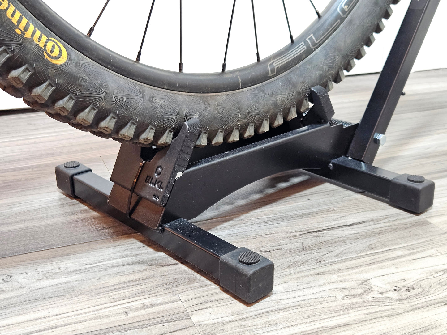 Tire adaptor for Rakk bike stands